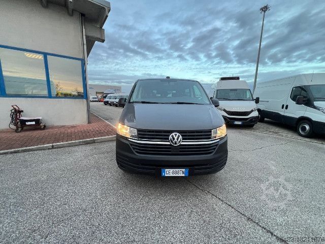 Customized van Volkswagen CARAVELLE TREND TDI 9 POSTI