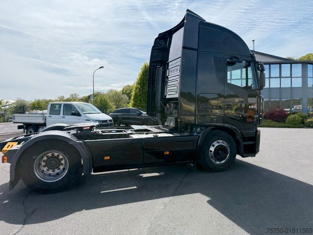 Standard tractor unit IVECO Stralis 420 E5 *Black Edition * Fahrschule