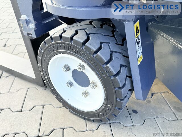 4-way forklift Combilift CB3000 GAS TRIPLEX 4900 FREE-LIFT