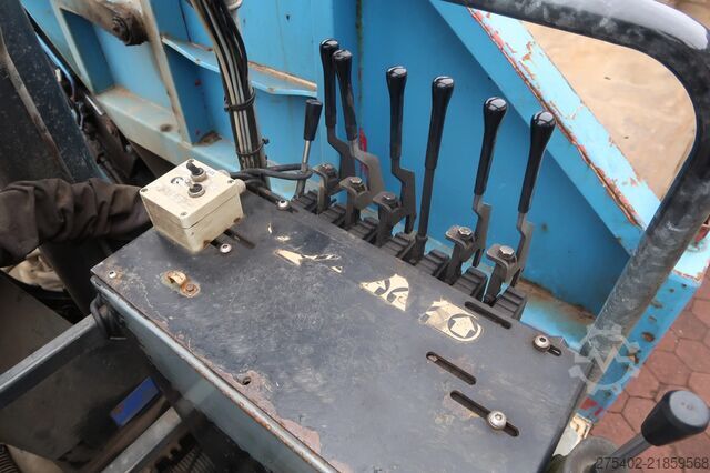 Tipper with crane MAN TGS 26.320 6X2-4/ HMF 1643 Z CRANE/