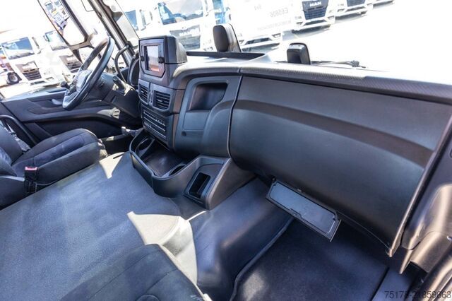 Hakenarmsystem IVECO X-WAY 460