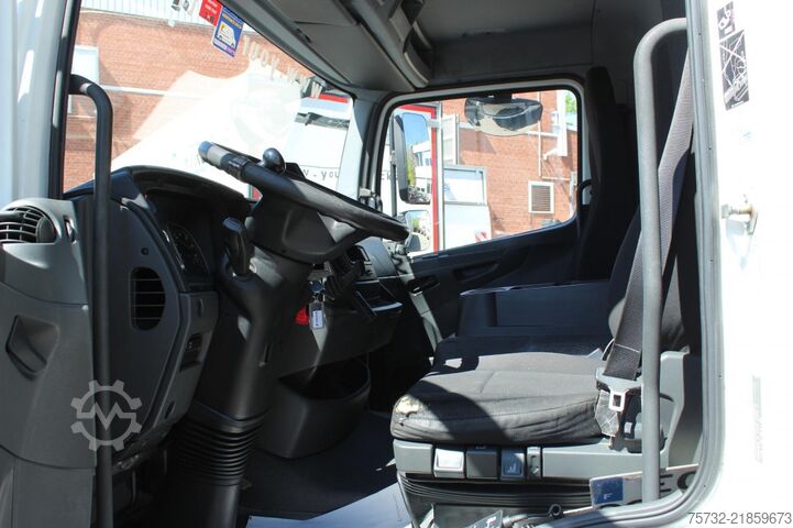 Box truck Mercedes-Benz Atego 1218 Koffer LDW LBW Seitentür Rolltor