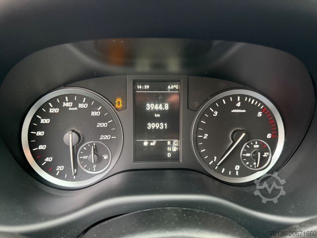 Minibus MERCEDES-BENZ Vito Tourer 114 CDI Automatik 9 Sitzer Klima LED