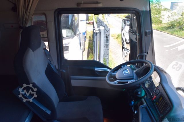 Standard tractor unit MAN TGX 18.500 2 Tanks 1160L Retarder ACC Standklima