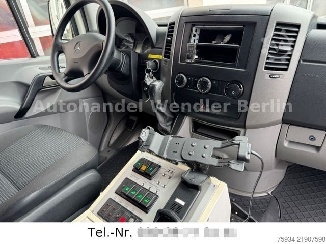 Fire truck MERCEDES-BENZ Sprinter 516 CDI RTW Fahrtec Stryker Trage+Stuhl