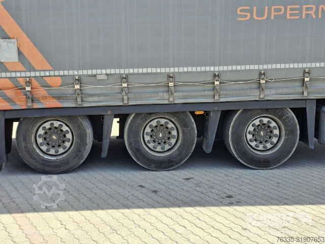 Open semitrailer with tarp Schmitz Cargobull Curtainsider Mega