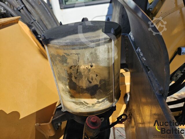 Raupenbagger Liebherr R 900 C Litronic