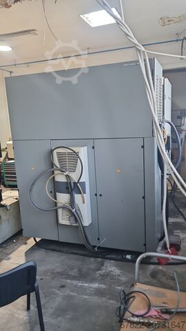 Vertikales Bearbeitungszentrum Deckel Maho 