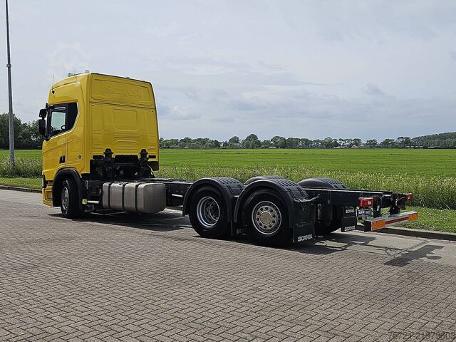 Chassis with cab SCANIA R580 6X2*4 WB4750 PTO V8