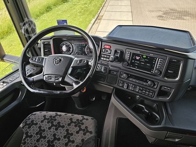 Chassis with cab SCANIA R580 6X2*4 WB4750 PTO V8