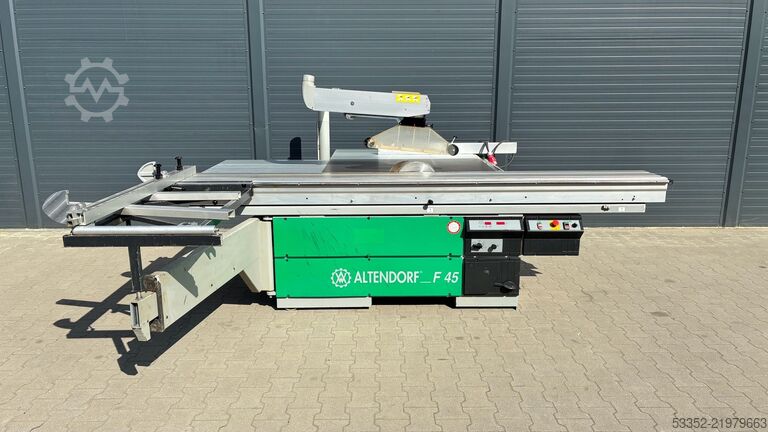 Sliding table saw Altendorf F45
