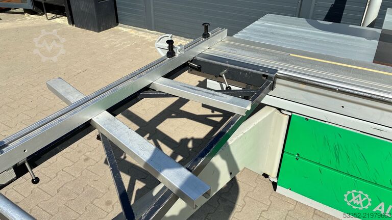 Sliding table saw Altendorf F45