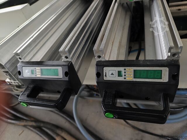 Bearbeitungszentrum BIESSE Rover 30 S2