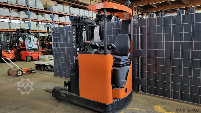 Reach Truck Toyota RRE 140 M // Kamera // Seitenschieber // 216 Std.