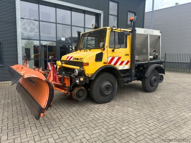 Streuwagen Unimog U1400 Rail