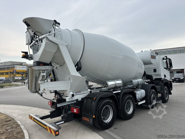 Standard tractor unit Iveco T WAY 540