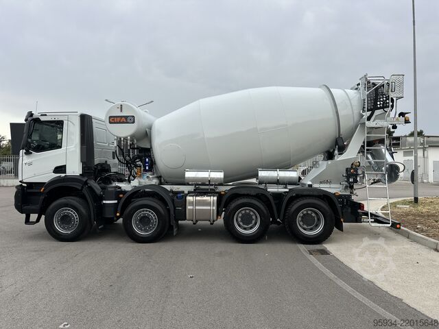 Standard tractor unit Iveco T WAY 540