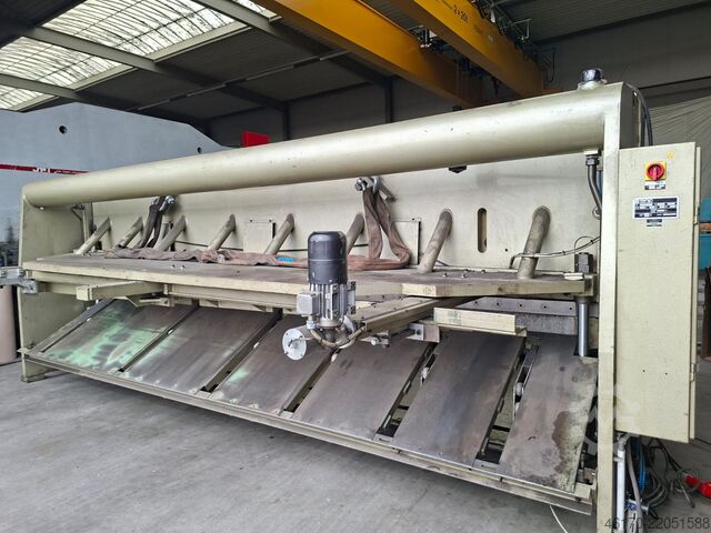 Hydraulic guillotine shear Safan VS 430 6