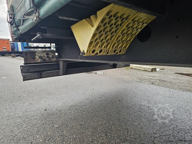 Curtain sided KÖGEL SN 24 -SLIDING ROOF- COIL - SAF DISC.