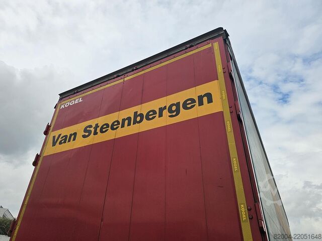 Curtain sided KÖGEL SN 24 -SLIDING ROOF- COIL - SAF DISC.