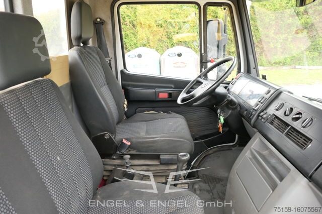 Tipper van mercedes-benz Vario 816D mit Ladekran 3 Sitzer Standheizung HIAB XS 055 DUO - AHK