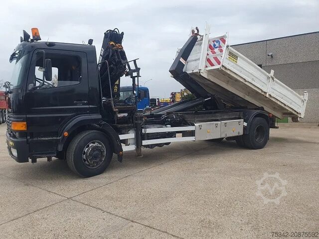 Crane truck Mercedes-Benz Atego 1928