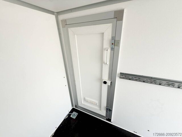 Box trailer Blyss F1326HD | SEITENTÜR 262X135X150CM 1300KG KOFFERANHÄNGER