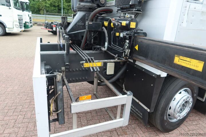 Crane Mercedes-Benz Antos 2830 Kraanwagen open Laadbak Fassi F295 +...