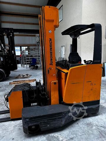 Schubmaststapler Jungheinrich ETV Q20