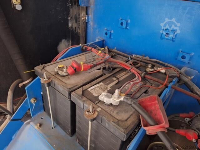 Telescopic boom lift Genie S-85