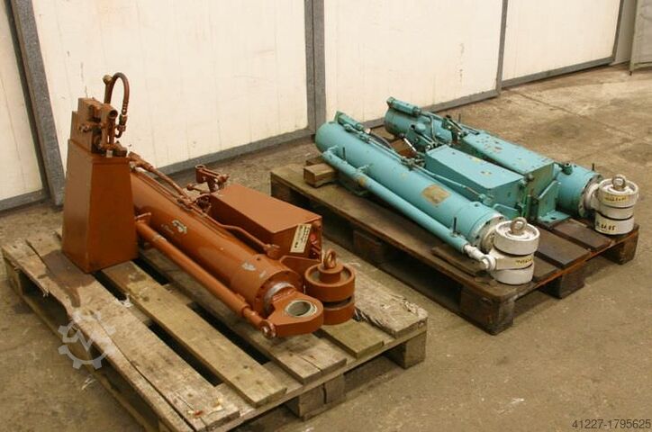 Stützzylinder mit Handpumpe mit Stützrollen 130/100/700