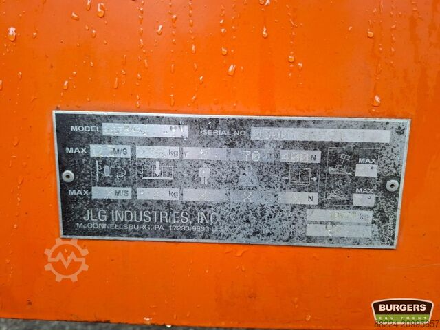 Articulated boom lift JLG 600AJ