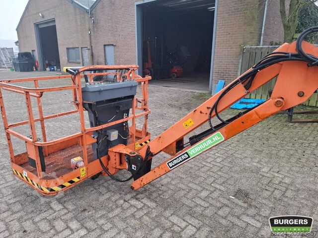 Articulated boom lift JLG 600AJ