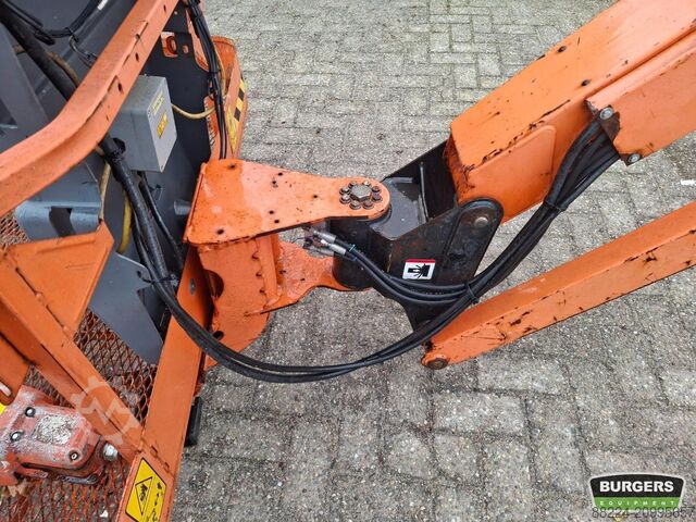 Articulated boom lift JLG 600AJ