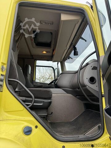 Standard-SZM DAF CF 330 Slaapcabine