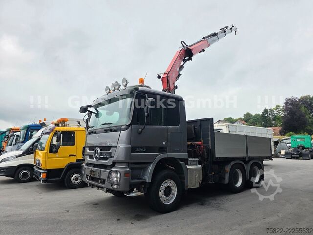 Flatbed truck MERCEDES-BENZ Actros 2860 V8 6X4 / wechsel SZM+Pritsche / Kran