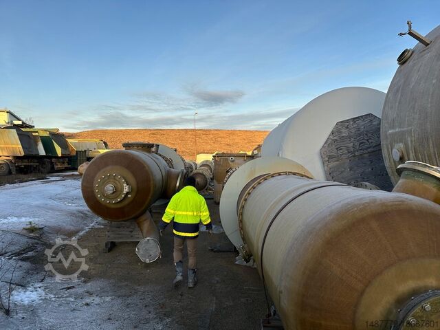 80 Containers of valves, tanks and pumps miscellaneous miscellaneous