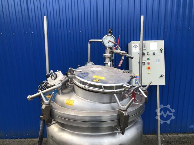 Pressure vessel with double jacket vessel 10459