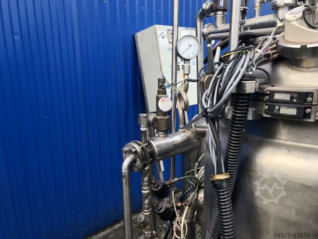 Pressure vessel with double jacket vessel 10459