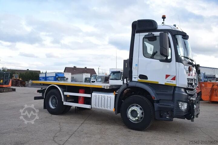 Loading platform Mercedes-Benz Arocs 1836