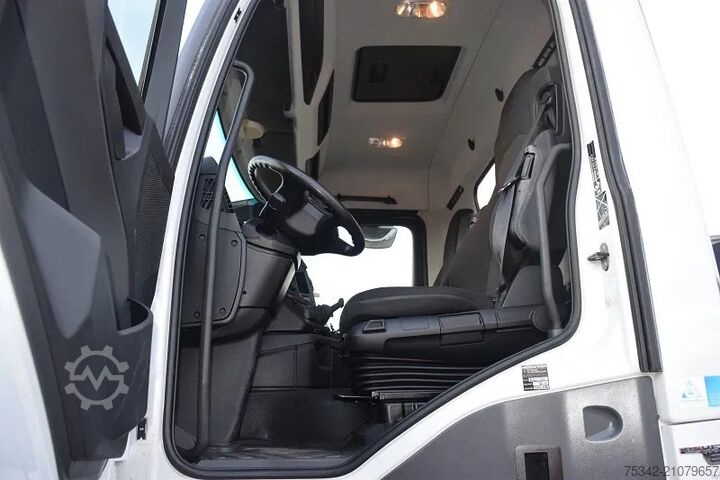 Loading platform Mercedes-Benz Arocs 1836