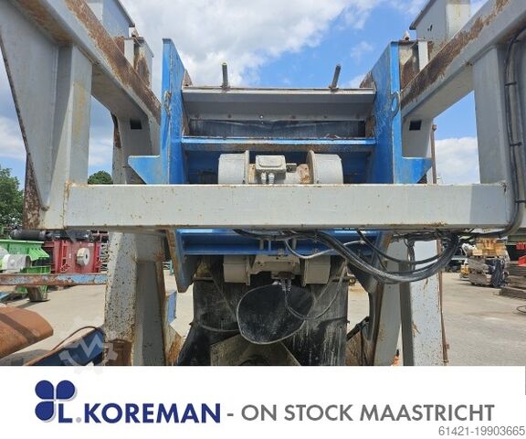 Sandvik Trichter mit Vibrationsrinne und Grizzly