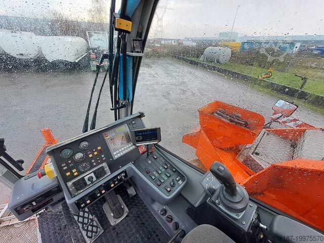 All terrain crane Tadano ATF70G-4
