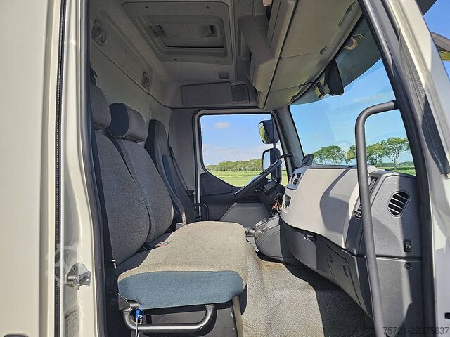 Refrigerated/frozen transport VOLVO FL 210.14 CARRIER TAILLIFT