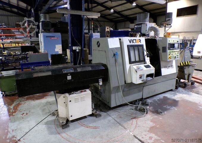 CNC-Drehmaschine mit Stangenlader VICTOR VTurn-20