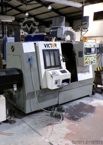 CNC-Drehmaschine mit Stangenlader VICTOR VTurn-20