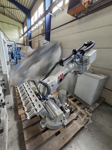 Industrial robot ABB IRB 2600