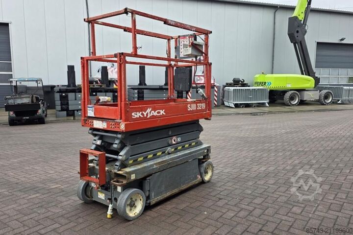 Scherenhebebühne SkyJack SJ3219 As-Is, Electric, 8m Working Height, 227kg C