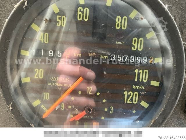 Bus MERCEDES-BENZ O 302/ Restourationsobjekt/ Oldtimer