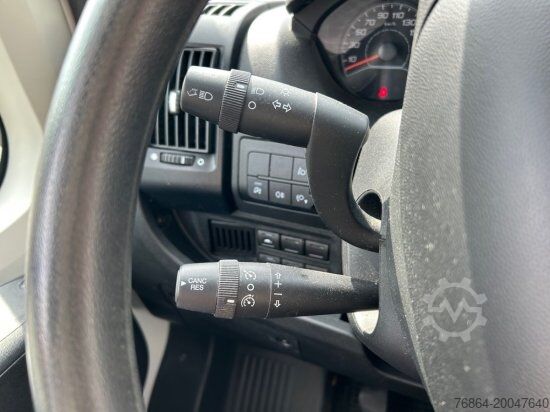 Transporter mit Koffer PEUGEOT BOXER, KOFFER MIT HEBEBüHNE/LBW